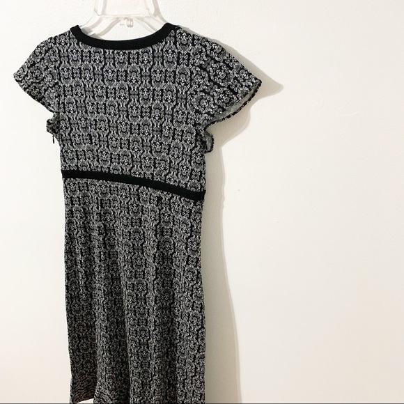 Ann Taylor LOFT Cap Sleeve Dress Ruffled Hem Empire Waistline Invisible Zipper - Picture 4 of 8